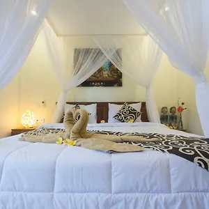 Nengah House Privatunterkunft